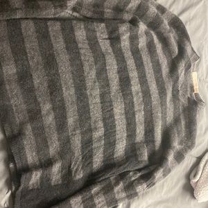 soft fuzzy top that’s stretchable